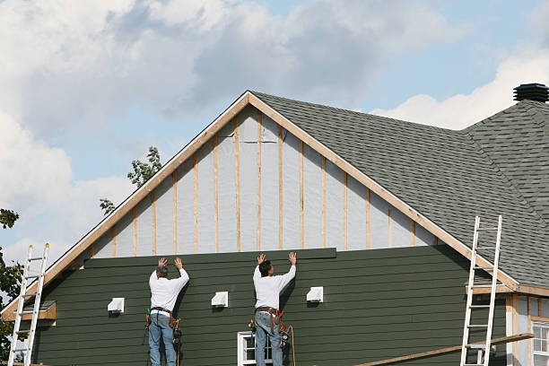 Professional Emergency Siding Repair technician working in Emporia, VA